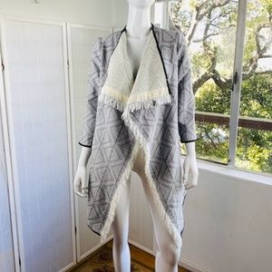 NWT, LES PRAIRIES DE PARIS, Printed Poncho, L.